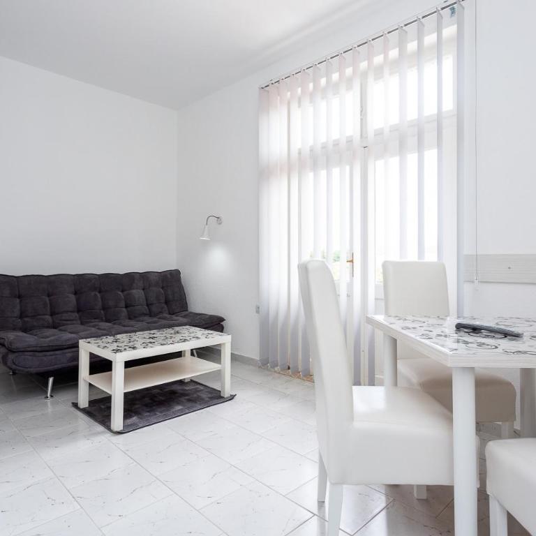 Vila Ćirković - U centru Sokobanje - Deluks Dvokrevetni Studio sa Bračnim Krevetom - 3
