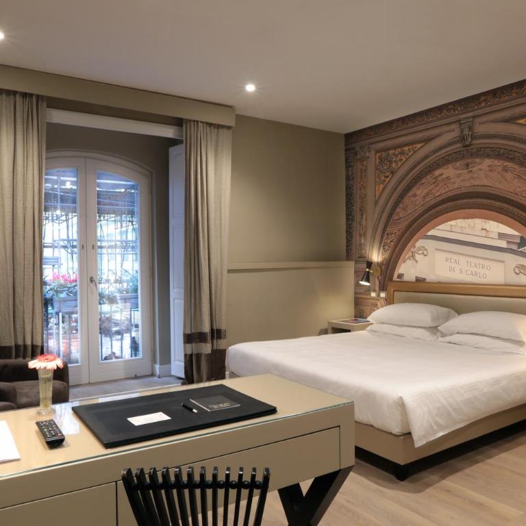 Caruso Place Luxury Rooms & Suites - Suite con Vista sulla Galleria e su una Strada - 8