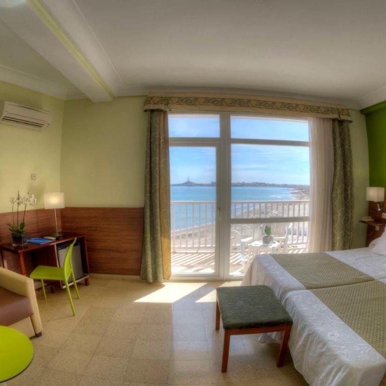 Hotel & Spa Entremares - Habitación doble con 1 o 2 camas, vistas al mar y baño termal - 5