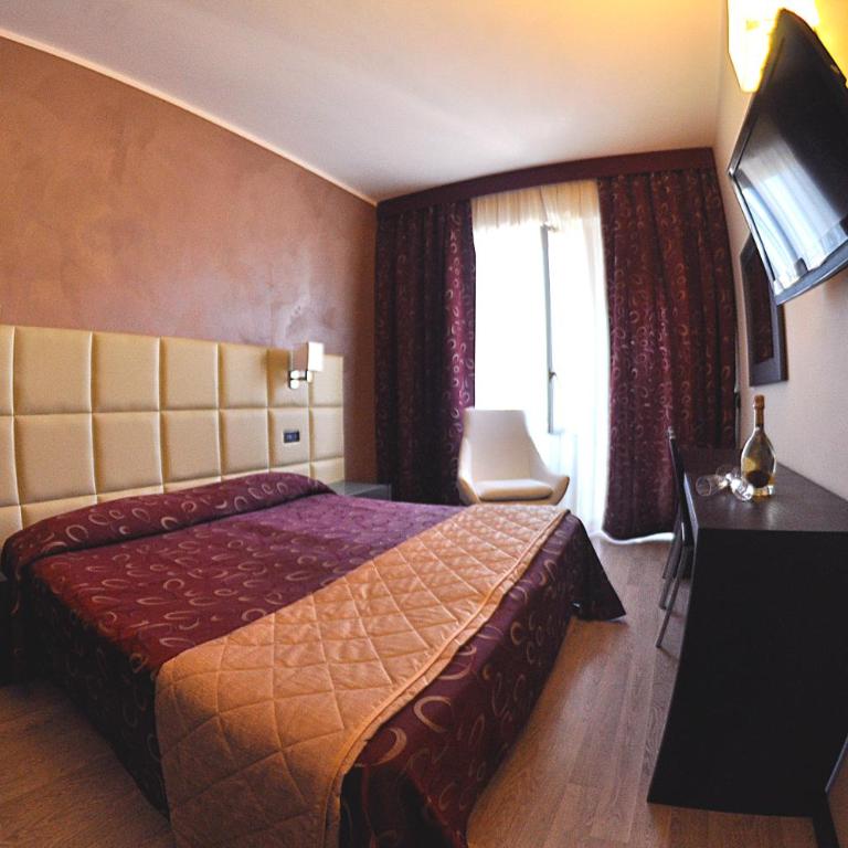 Hotel Cristallo - Camera Matrimoniale Comfort - 3