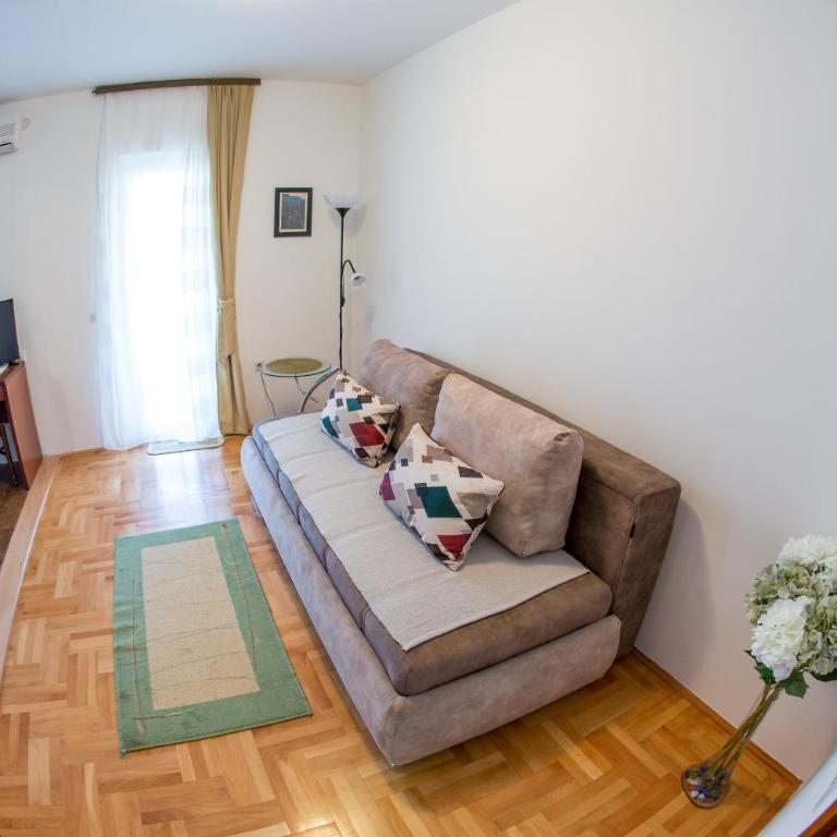 Guesthouse Dapcevic - One-Bedroom Suite - 6