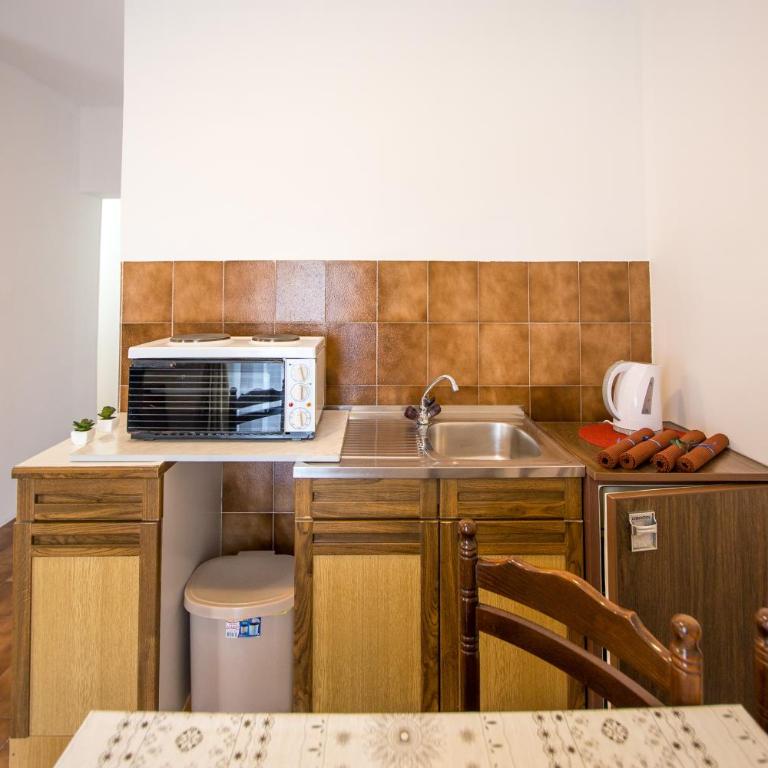 Guesthouse Dapcevic - One-Bedroom Suite - 2