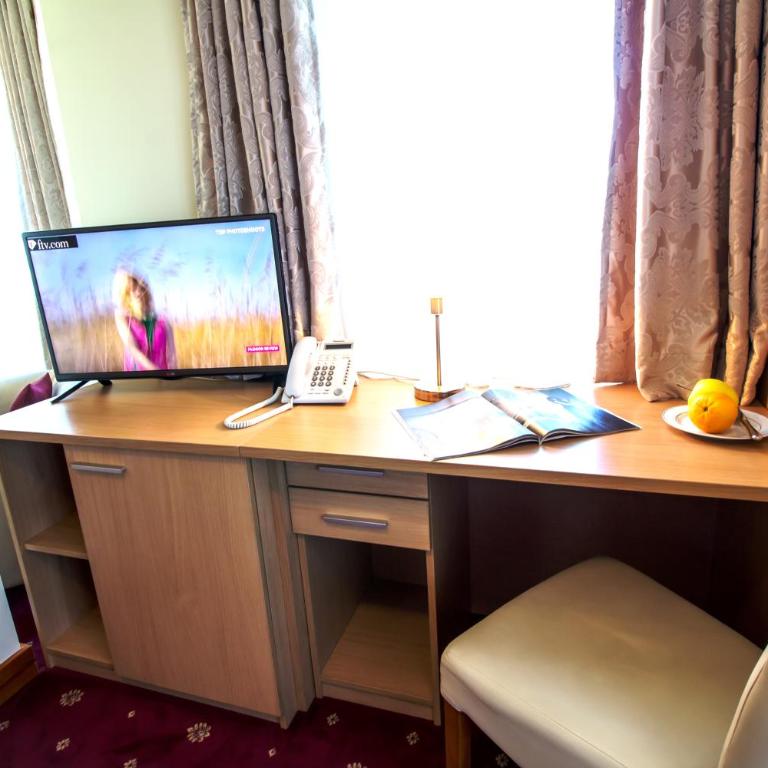 Hotel Cezar Banja Luka - Superior Dvokrevetna Soba sa Bračnim Krevetom - 10