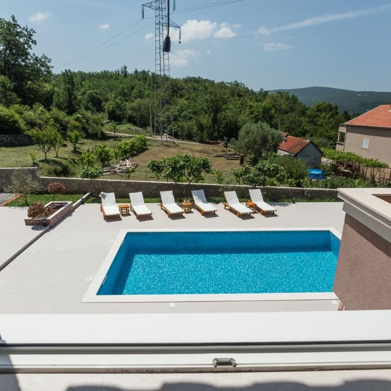 Villa Mina - Three-Bedroom Villa - 25