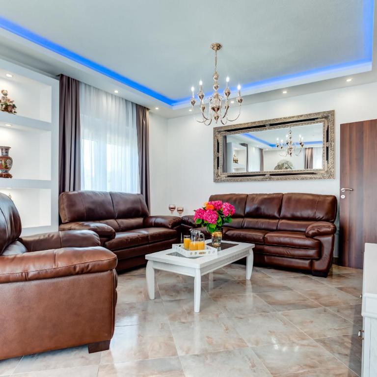 Villa Mina - Three-Bedroom Villa - 9