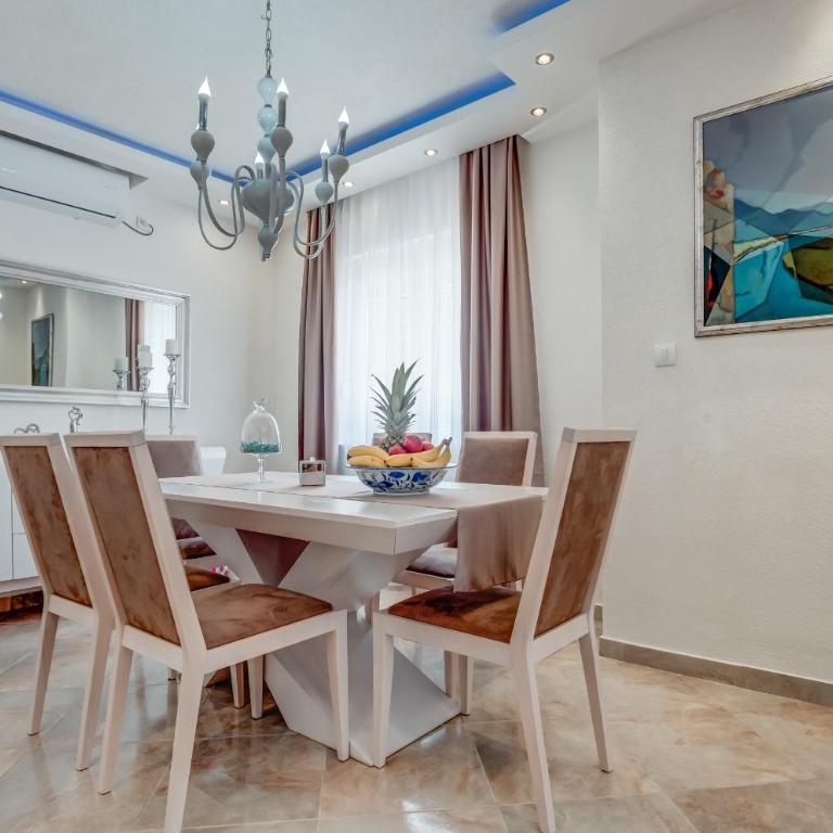 Villa Mina - Three-Bedroom Villa - 15