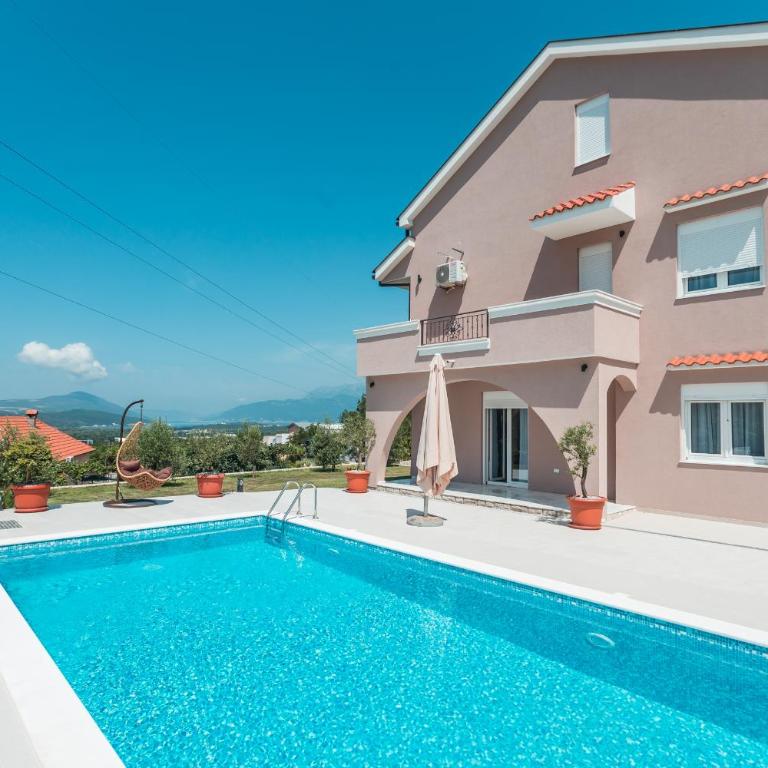 Villa Mina - Three-Bedroom Villa - 7