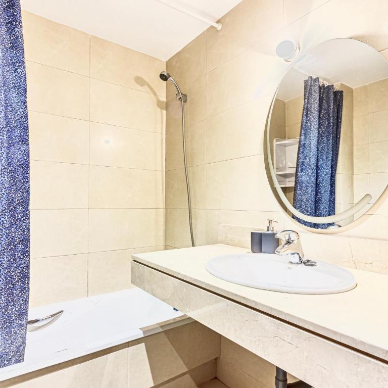 Spacious Apartment with Garden & Terrace - Apartment - Ground Floor - 31