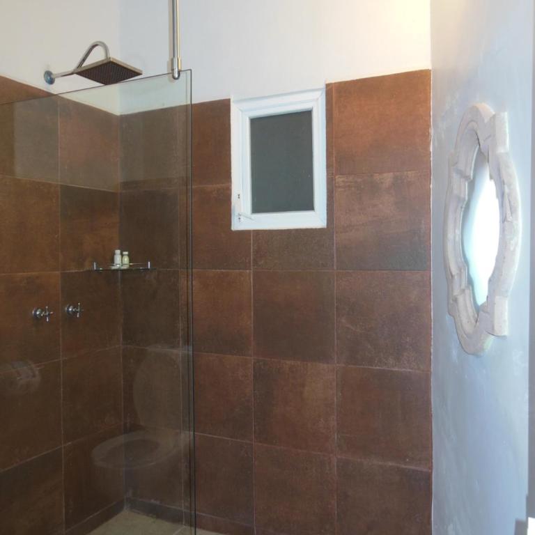Casa El Ombligo de la Luna - Quadruple Room with Private Bathroom - 3