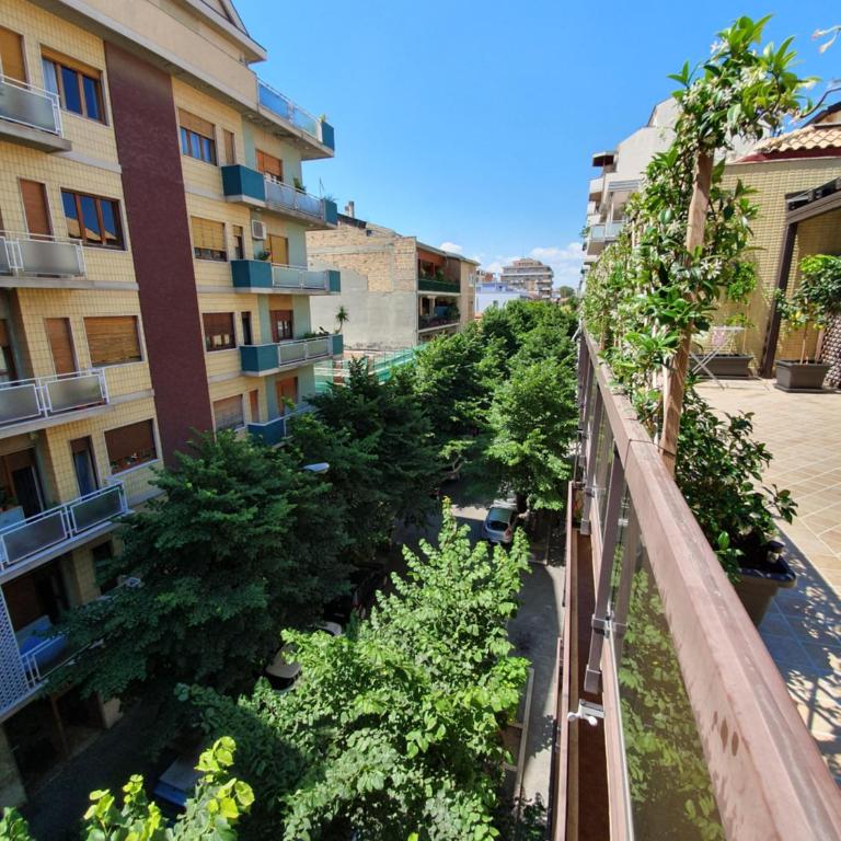 Luxury Penthouse with Sea View - City Center - Apartment - 57