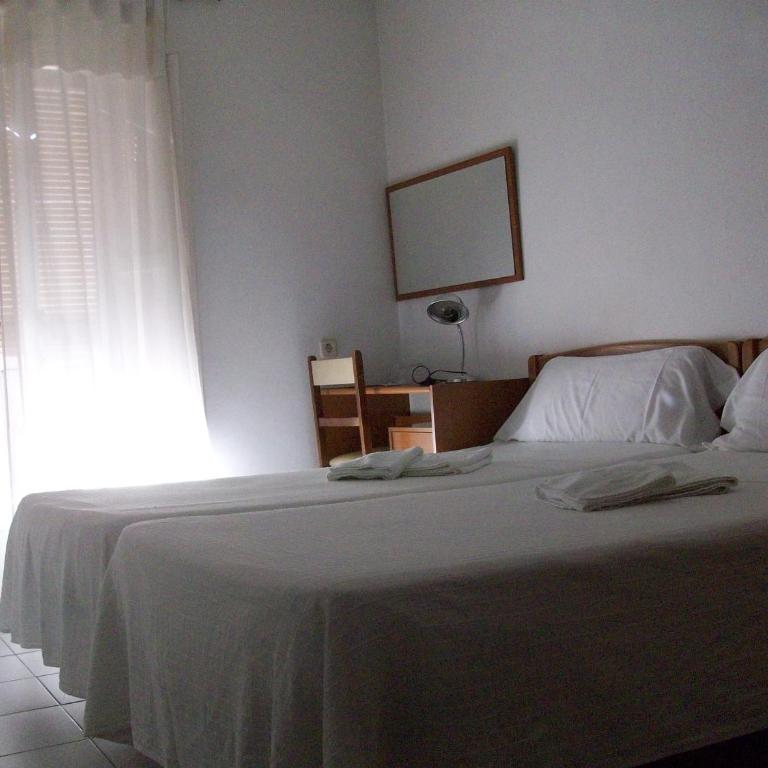 Pensió Viladomat - Habitación Doble con baño compartido - 1 o 2 camas - 2