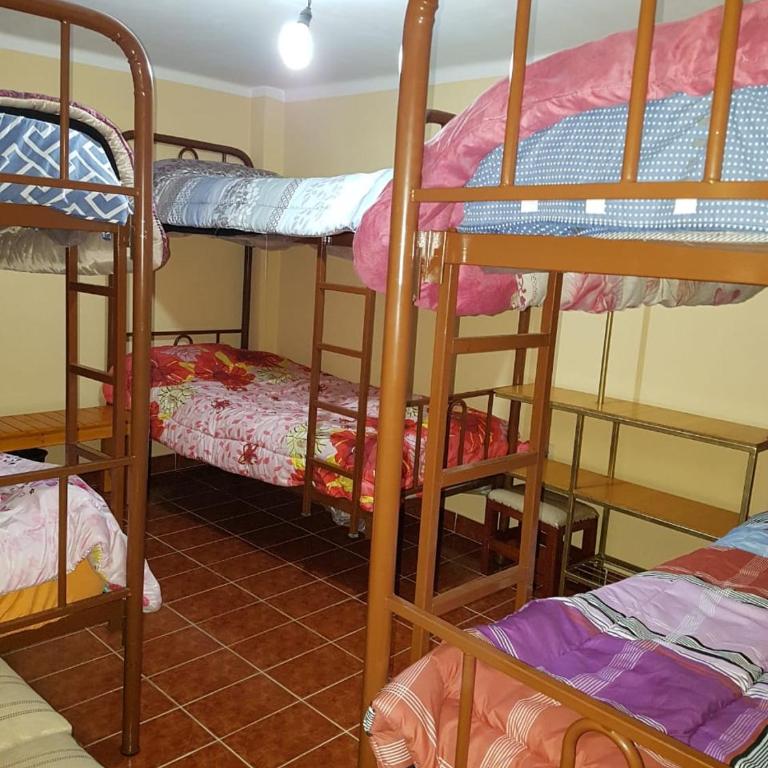 Hostel Buen descanso - Family Room with Shared Bathroom (6 Adults) - 2