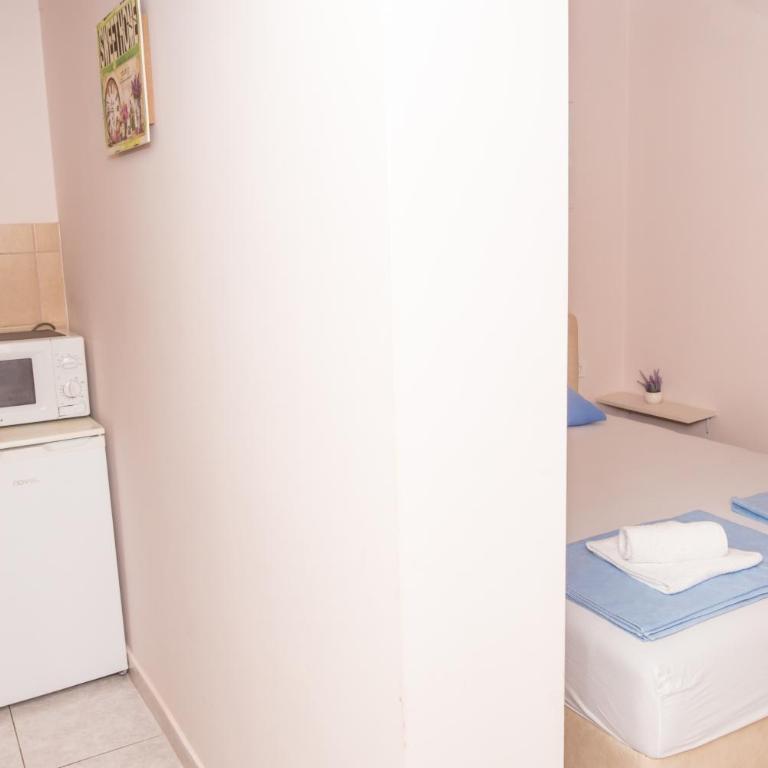 Apartments Vjera Petrovac - Deluxe King Studio - 8
