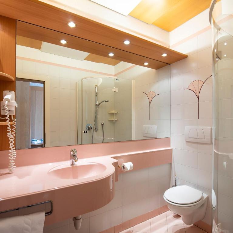 Glanzhof Hotel & Apartments - Doppelzimmer mit Balkon - 1
