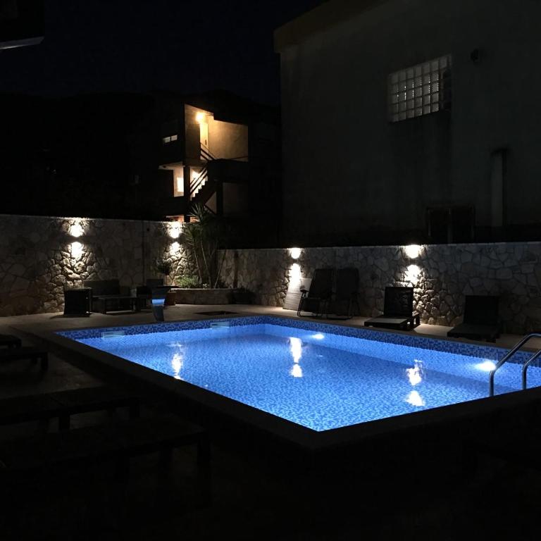 Guest House Villa Živanović - Family Room with Balcony - 5