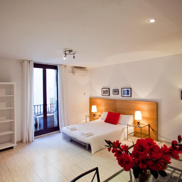 Ramblas Apartments - Four-Bedroom Four Bathroom Apartment - 34