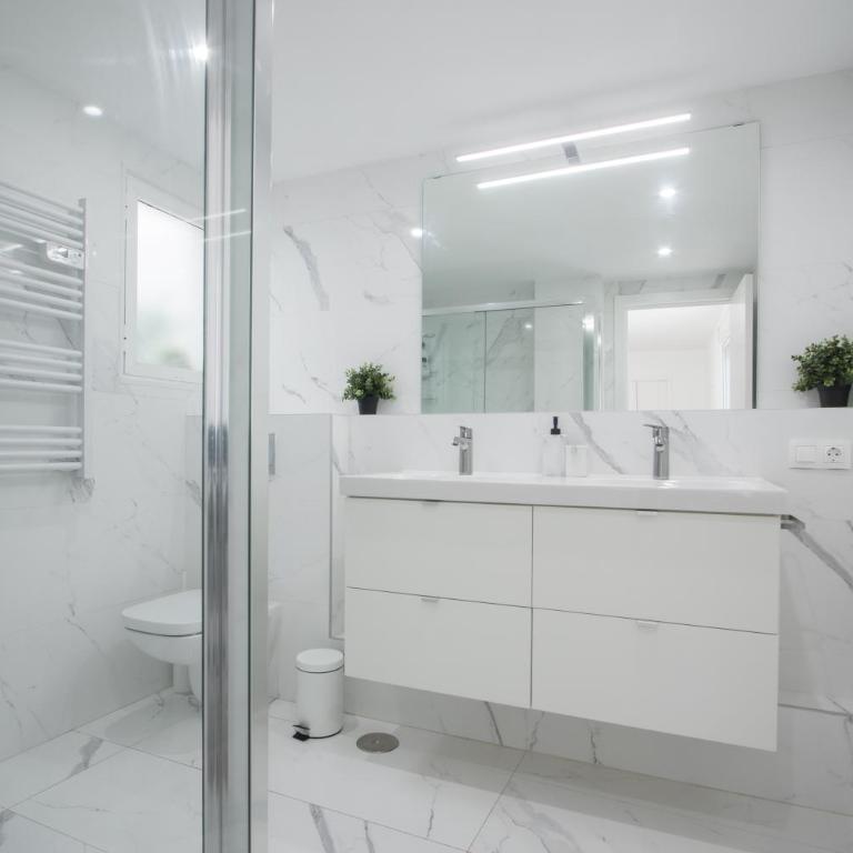 Stylish *NEW* Apartment in Alicante w/ 4 bedrooms - Apartment - 32