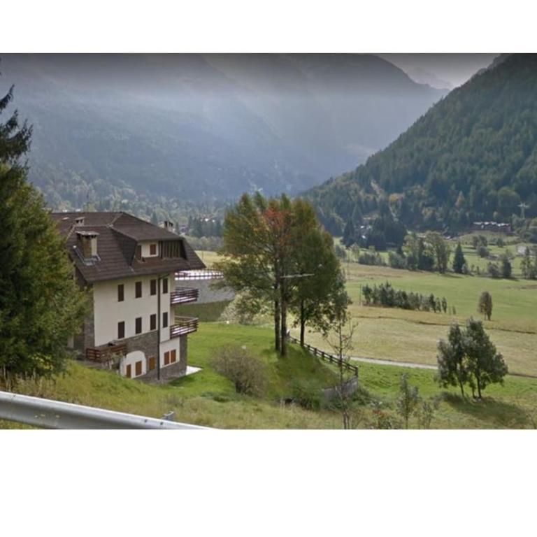 Grande casa di famiglia - Appartamento con 2 Camere da Letto - 1