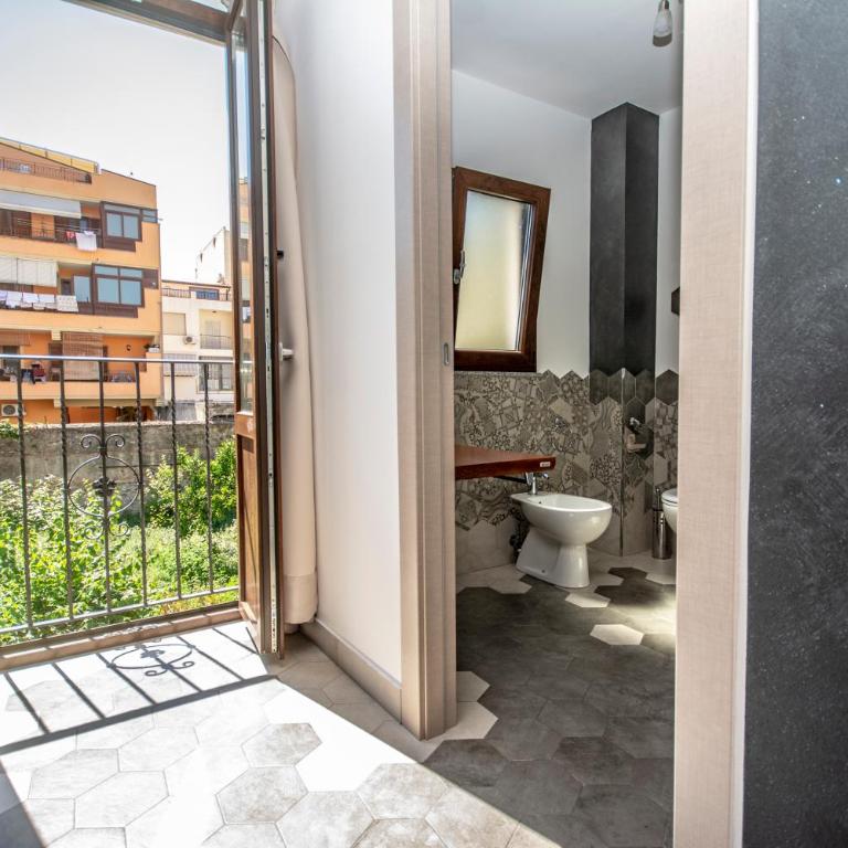 Alterego B&B - Camera Matrimoniale Standard con Letto alla Francese - 4