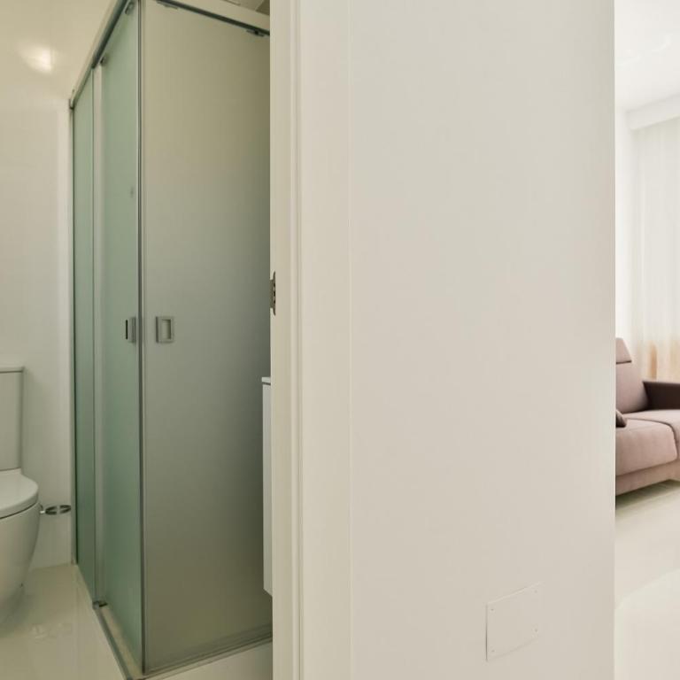 Casa Mazal, Lujosa villa Independiente a 150m del mar - Casa de 4 dormitorios - 30