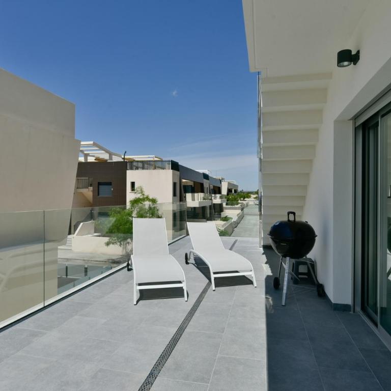 Casa Mazal, Lujosa villa Independiente a 150m del mar - Casa de 4 dormitorios - 24