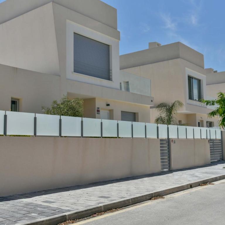 Casa Mazal, Lujosa villa Independiente a 150m del mar - Casa de 4 dormitorios - 32