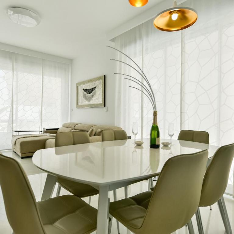 Casa Mazal, Lujosa villa Independiente a 150m del mar - Casa de 4 dormitorios - 10