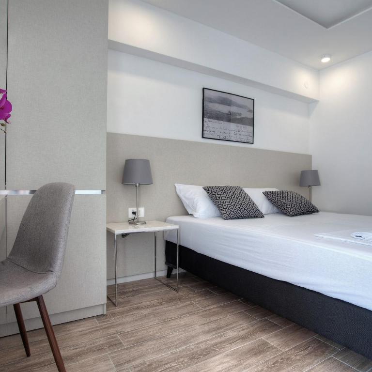 Casa Mia - Standardna Dvokrevetna Soba sa Bračnim Krevetom/Zasebnim Krevetima i Balkonom - 6