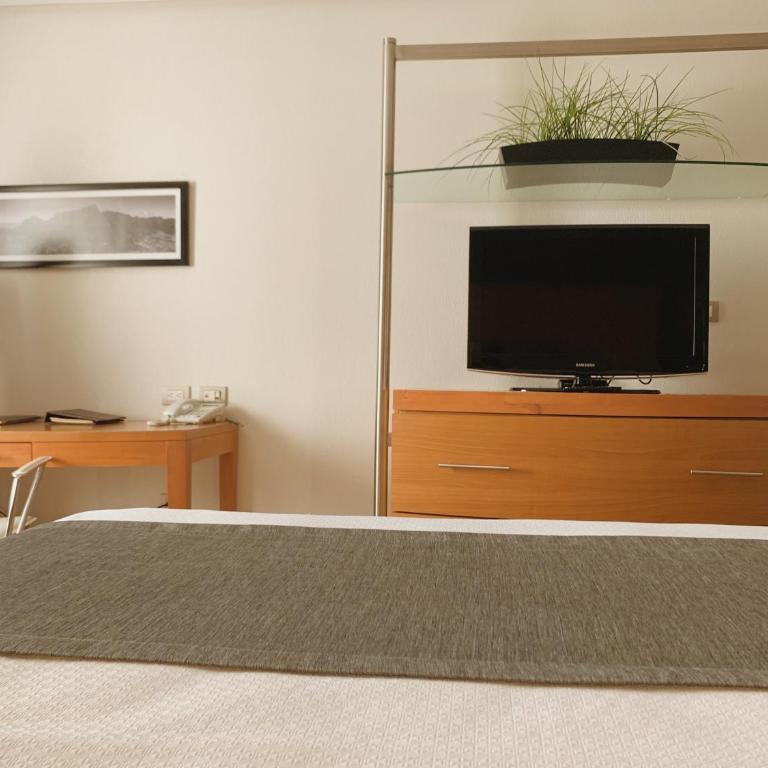Hotel Mercury Inn - King Room - 6