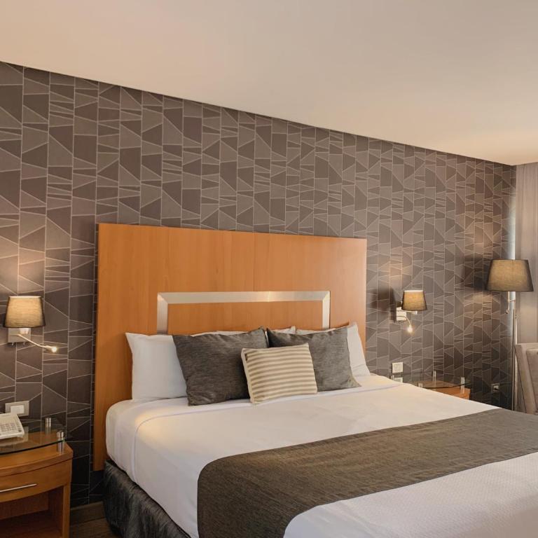 Hotel Mercury Inn - King Room - 7
