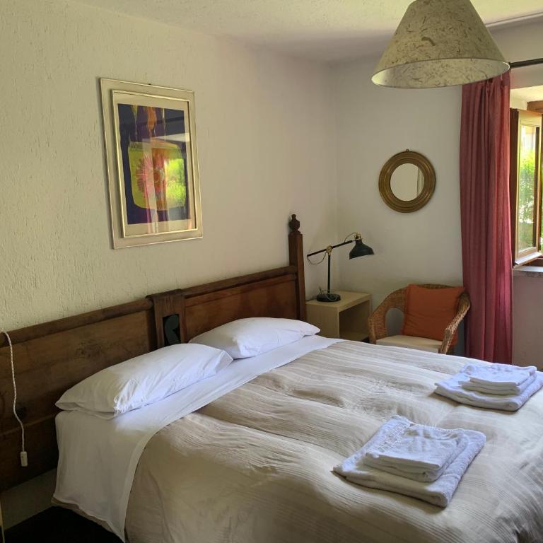 Hameau De Jadis - One-Bedroom Apartment with Private Garden - 1
