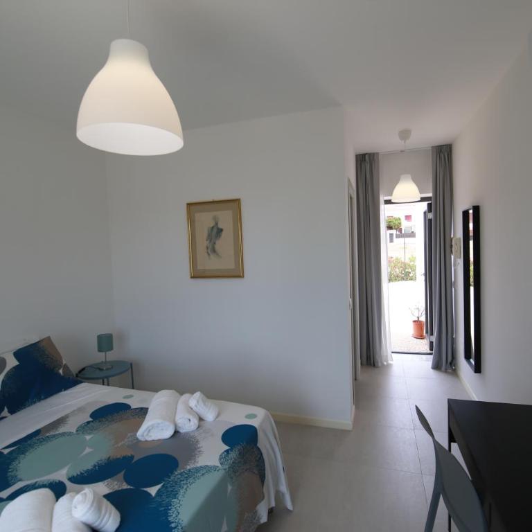 Villa Martorana, Camere e Appartamenti Short Lets - Habitación Doble con cama grande y vistas al mar - 3