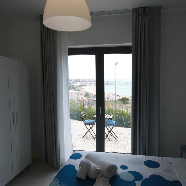 Villa Martorana, Camere e Appartamenti Short Lets - Habitación Doble con cama grande y vistas al mar - 5