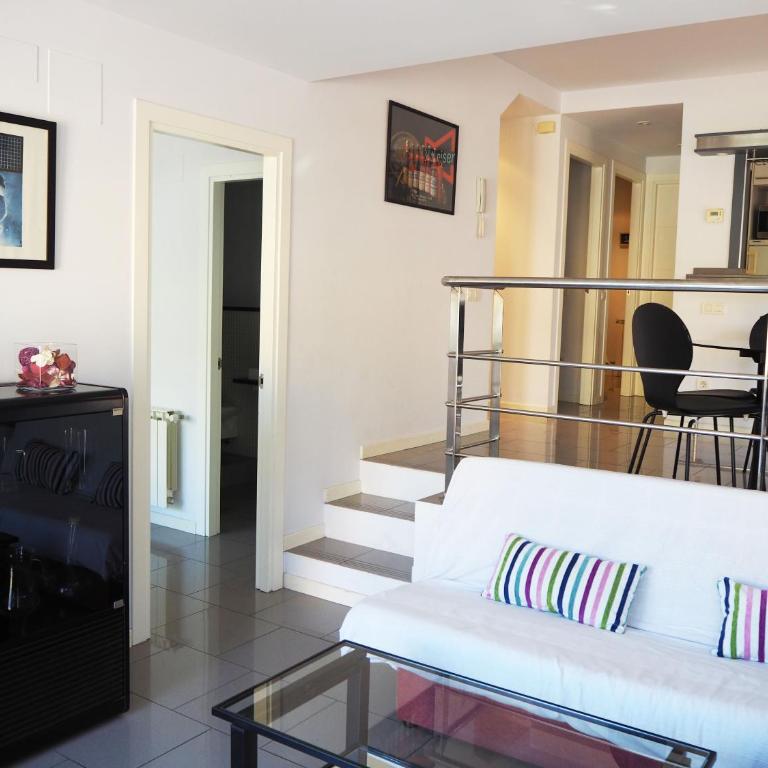Saromar II Apartament amb dues terrasses per 6 persones a 5 minuts de la Platja Gran - Apartamento con terraza - 11