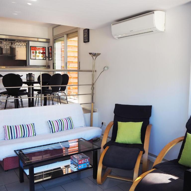 Saromar II Apartament amb dues terrasses per 6 persones a 5 minuts de la Platja Gran - Apartamento con terraza - 2
