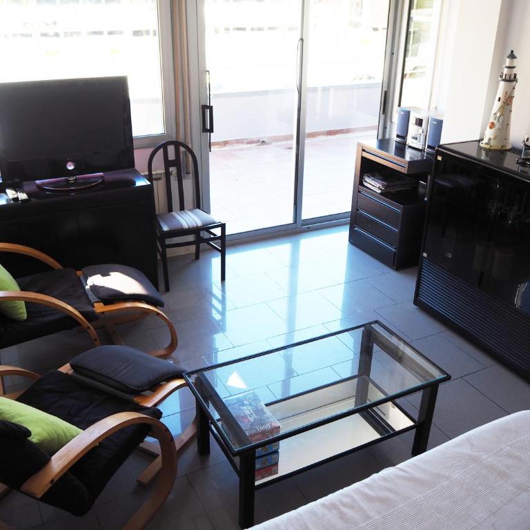 Saromar II Apartament amb dues terrasses per 6 persones a 5 minuts de la Platja Gran - Apartamento con terraza - 3