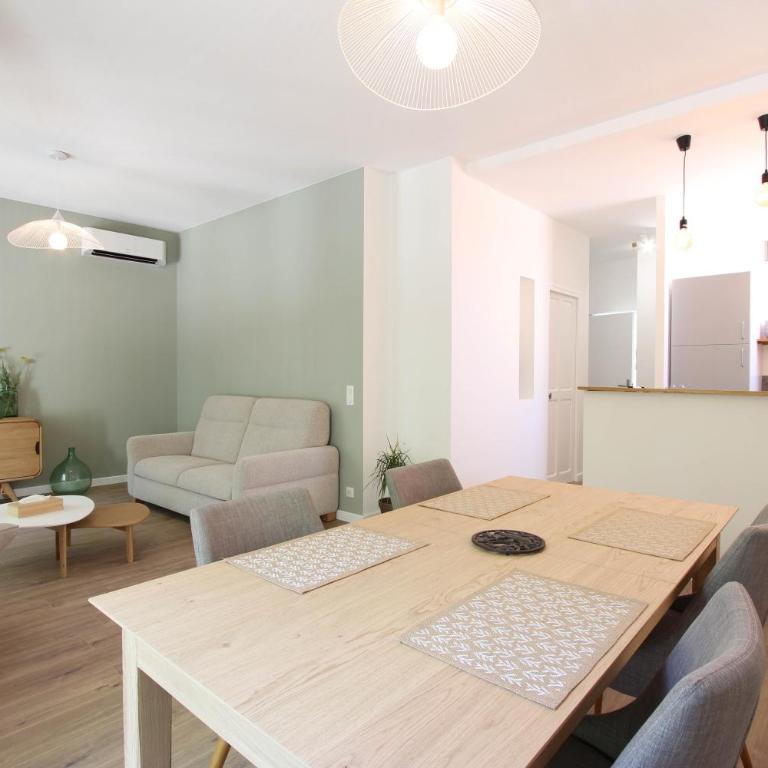 "La place du village" - Appartement - 6