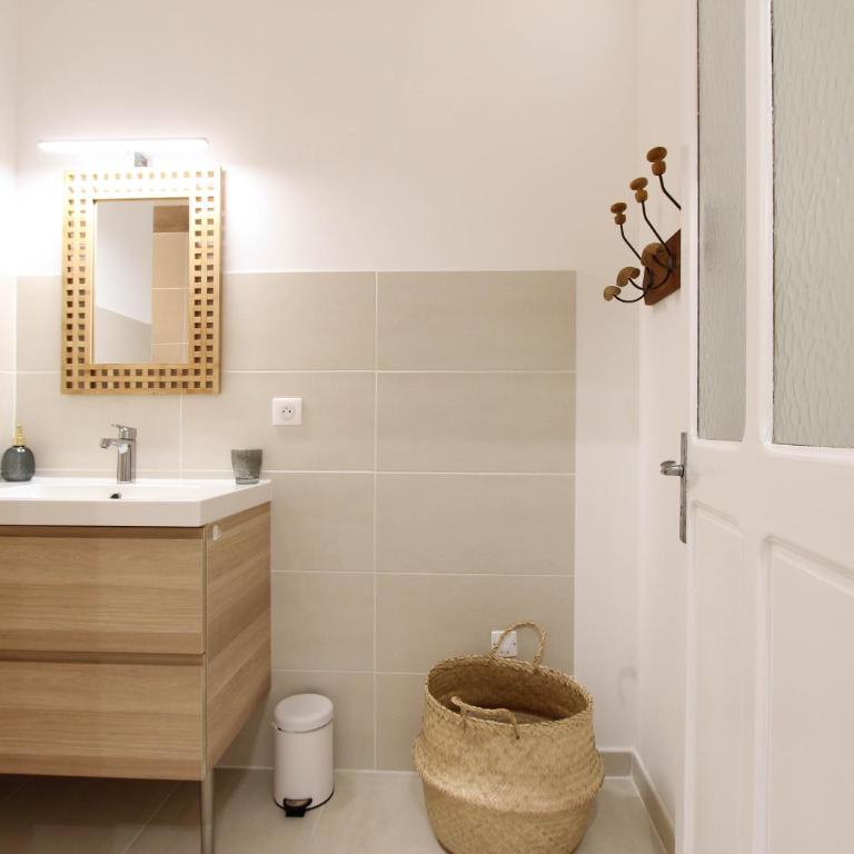 "La place du village" - Appartement - 13