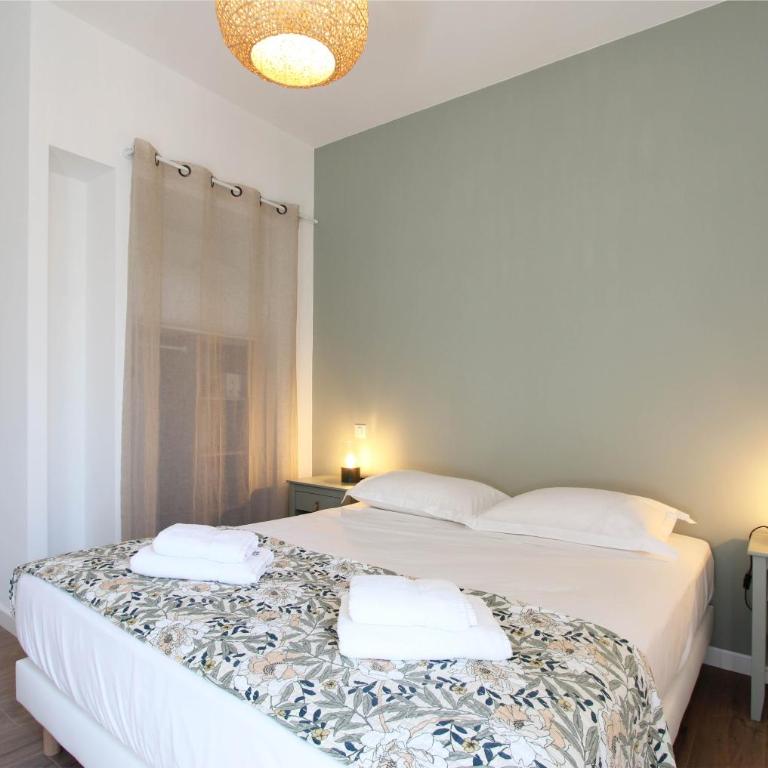 "La place du village" - Appartement - 12