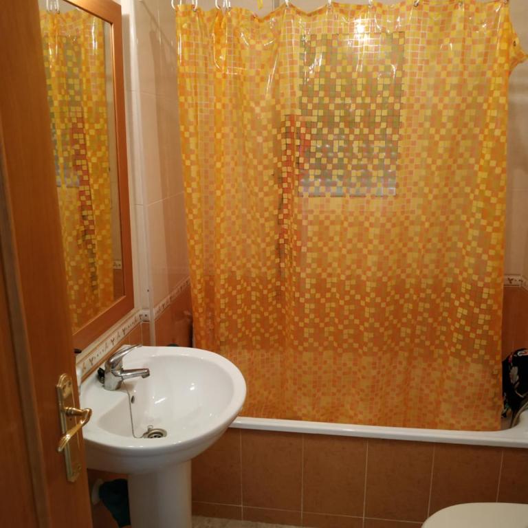 Apartamento con plaza de garaje en Urbanización las Góndolas - Apartamento de 2 dormitorios - 25
