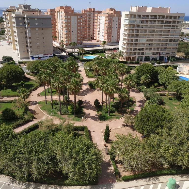 Apartamento con plaza de garaje en Urbanización las Góndolas - Apartamento de 2 dormitorios - 17