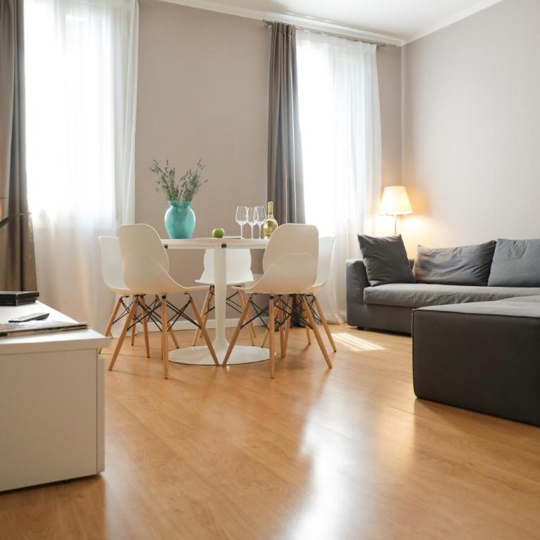 Welc-oM Casa Anna - Appartamento con 2 Camere da Letto - Via Seminario, 6 - 23