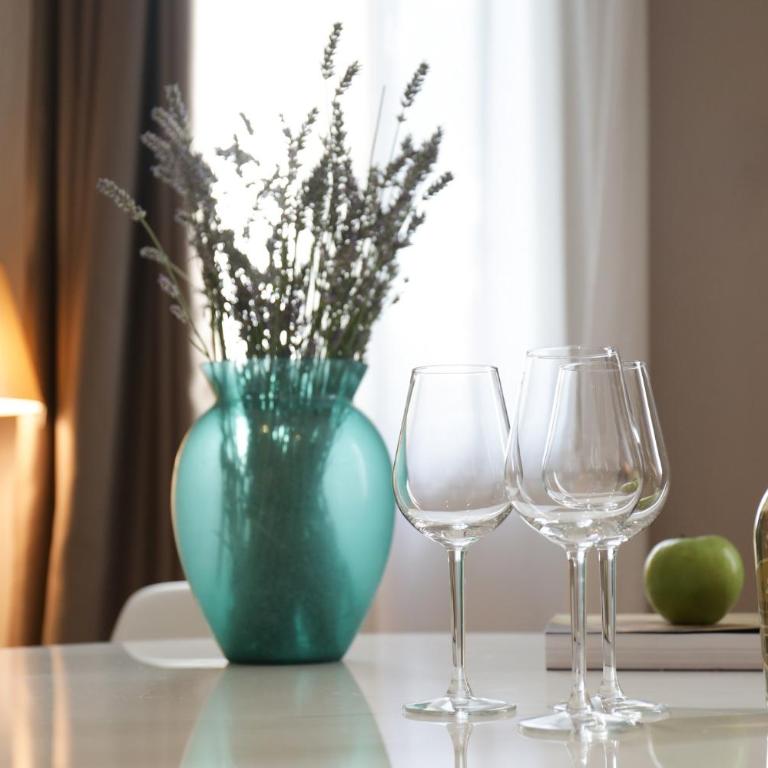 Welc-oM Casa Anna - Appartamento con 2 Camere da Letto - Via Seminario, 6 - 21