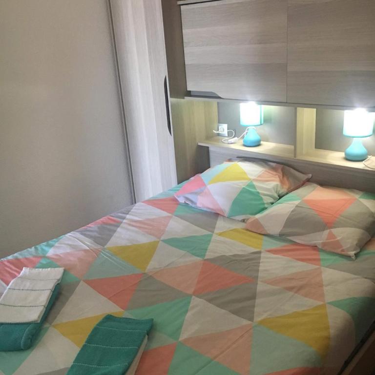 charmant studio alcôve à balaruc les bains 2 étoiles - Apartment mit 1 Schlafzimmer - 4