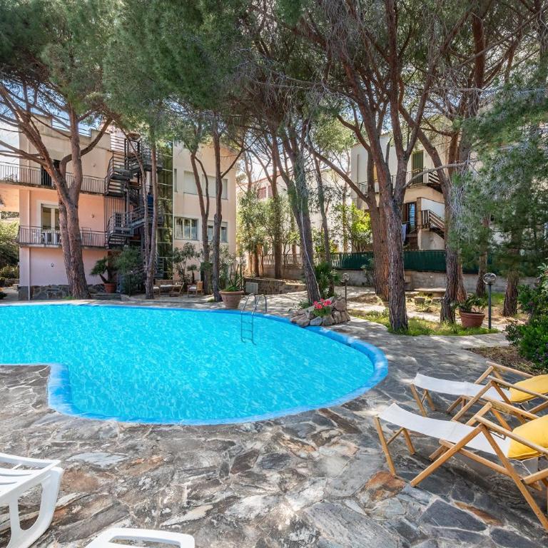 villa in centro con piscina - Villa - 1
