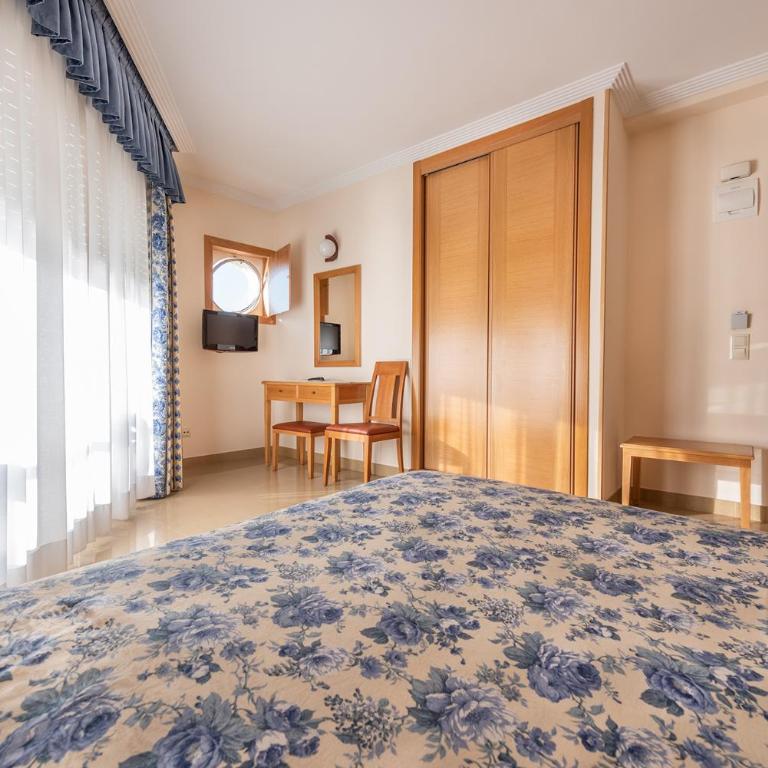 Hotel Minso - Habitación Doble Deluxe con balcón y vistas al mar - 11