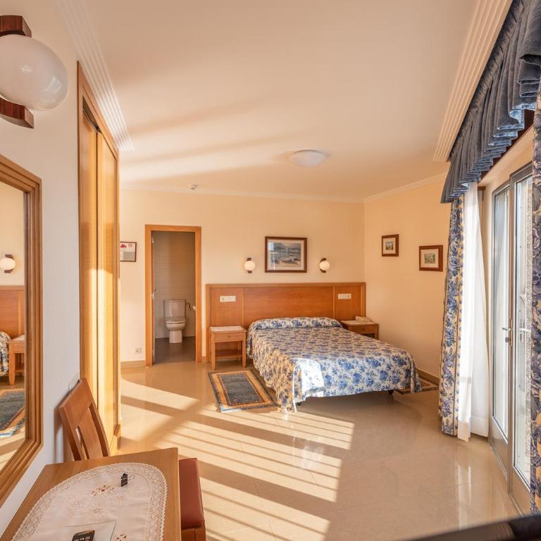 Hotel Minso - Habitación Doble Deluxe con balcón y vistas al mar - 3