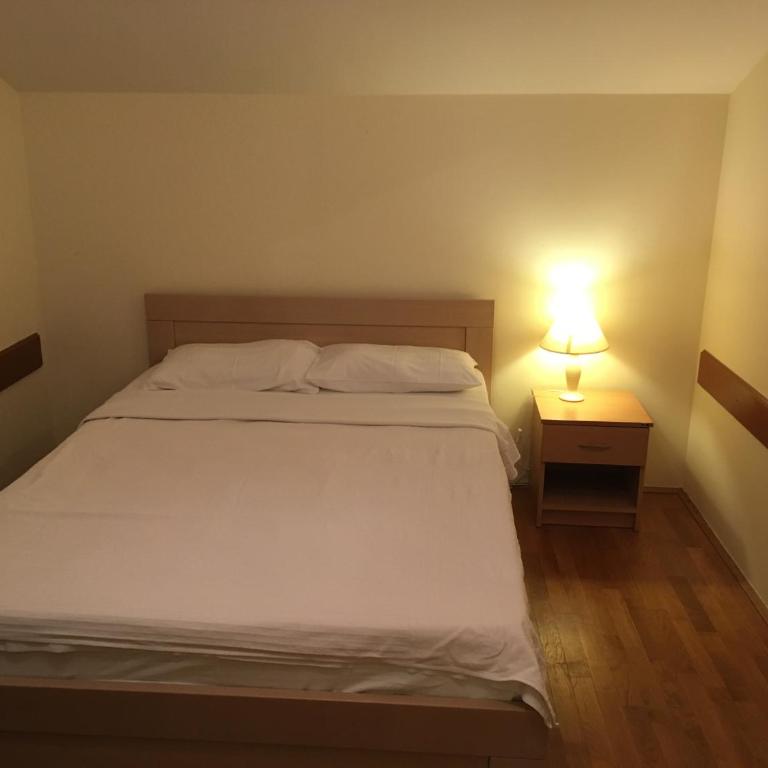 Apartments Maslina - Two-Bedroom Apartment - 3