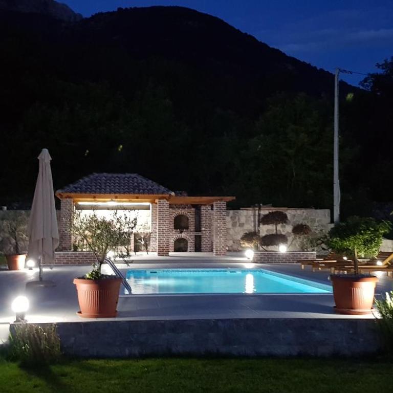 Villa Mina - Three-Bedroom Villa - 28