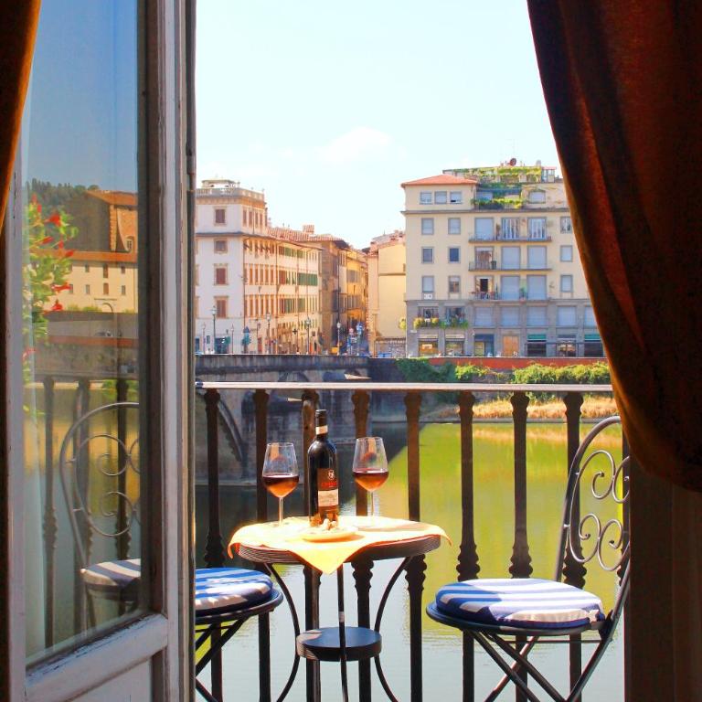 Residenza Vespucci - Camera Luxury Matrimoniale/Doppia con Letti Singoli con Balcone e Vista Fiume - 7